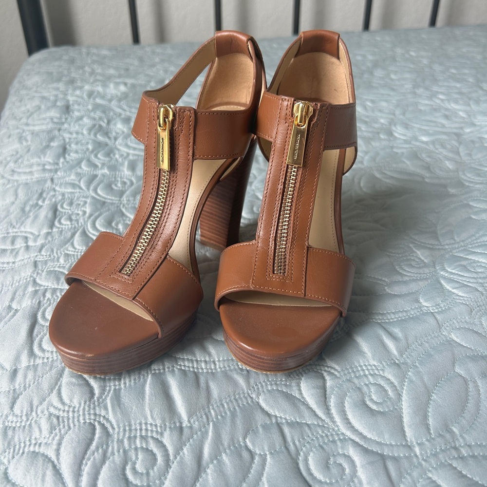 Michael Khors Brown zip up sandals